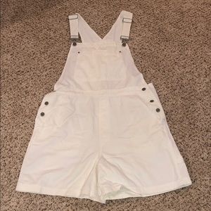 GAP Overall Shorts - White